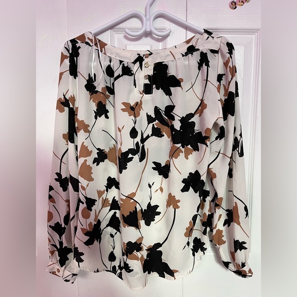 Le Cheteau button tshirt - Picture 2 of 5